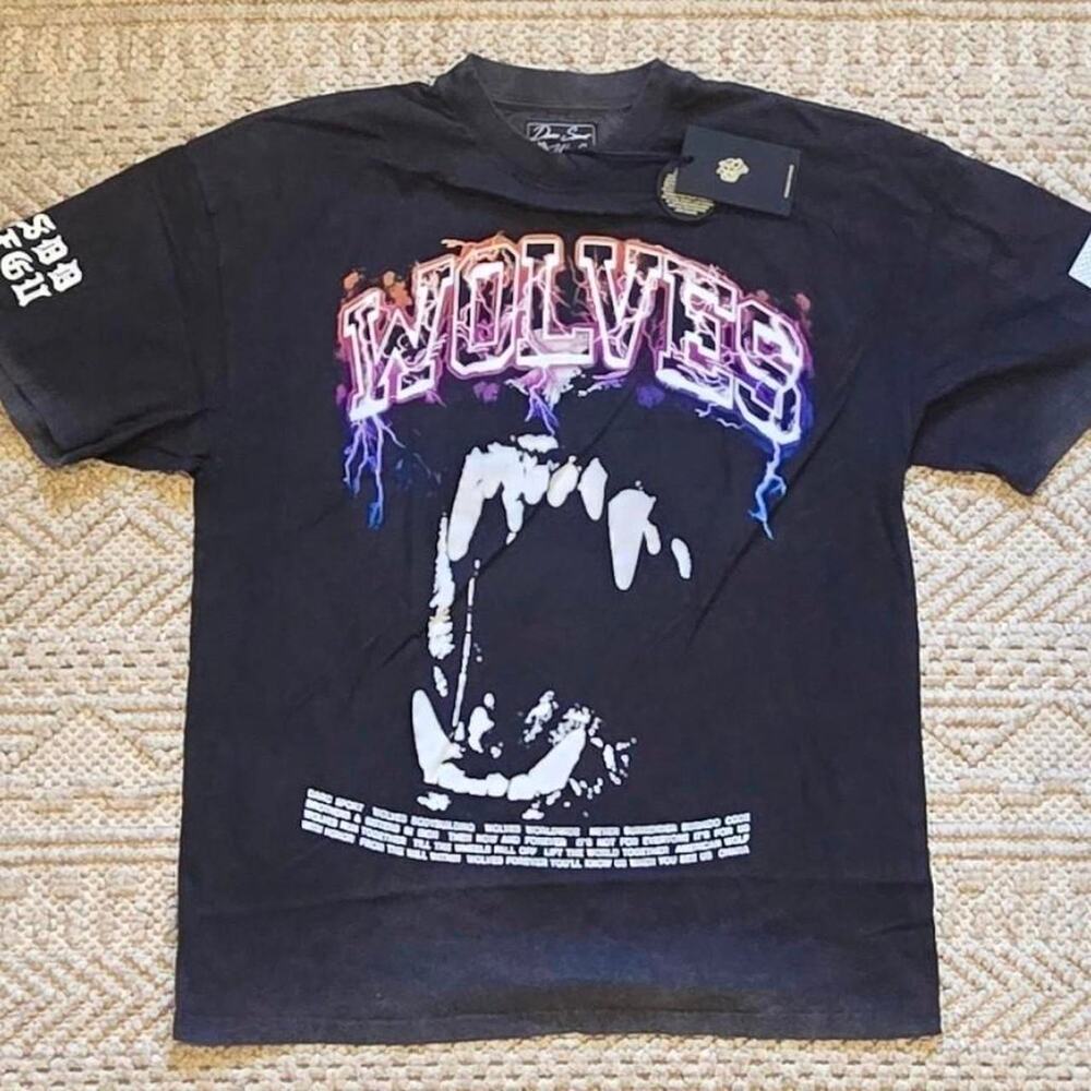 Darc Sport Wolves Forever Graphic Tee Medium NWT